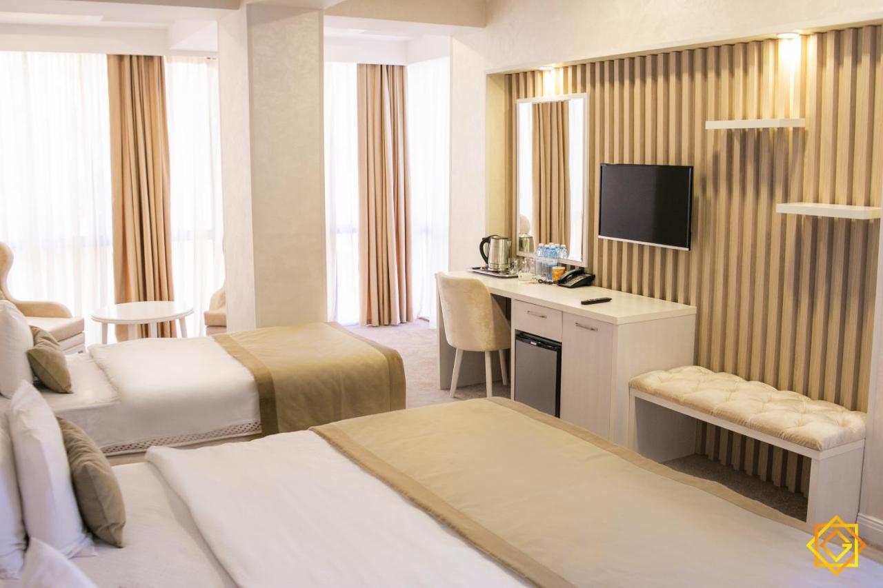 Otel Ganjali Plaza 3*