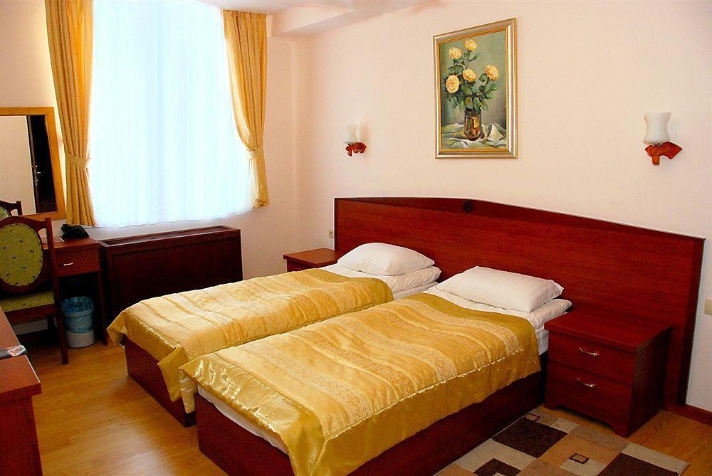 Ganjali Plaza Otel