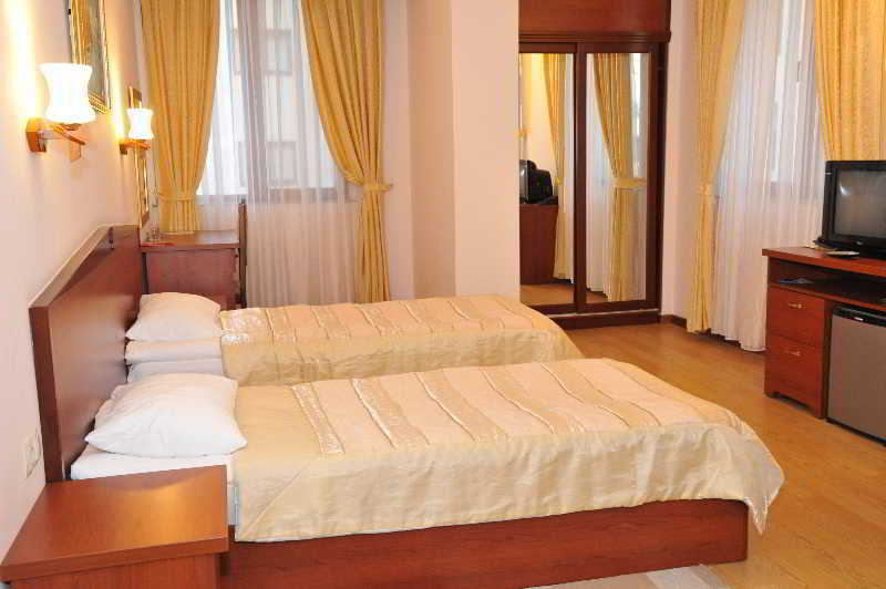 Ganjali Plaza 3* Bakü
